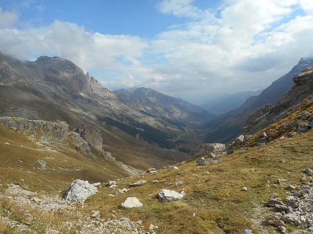 Quelle voiture louer pour découvrir le Col du Galibier?